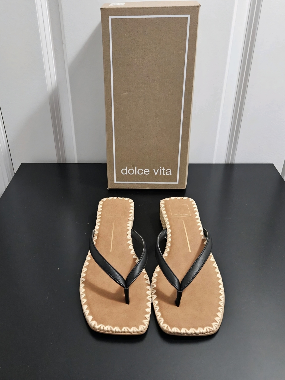 NIB Women's Dolce Vita Barty Thong Sandals Size 7.5M